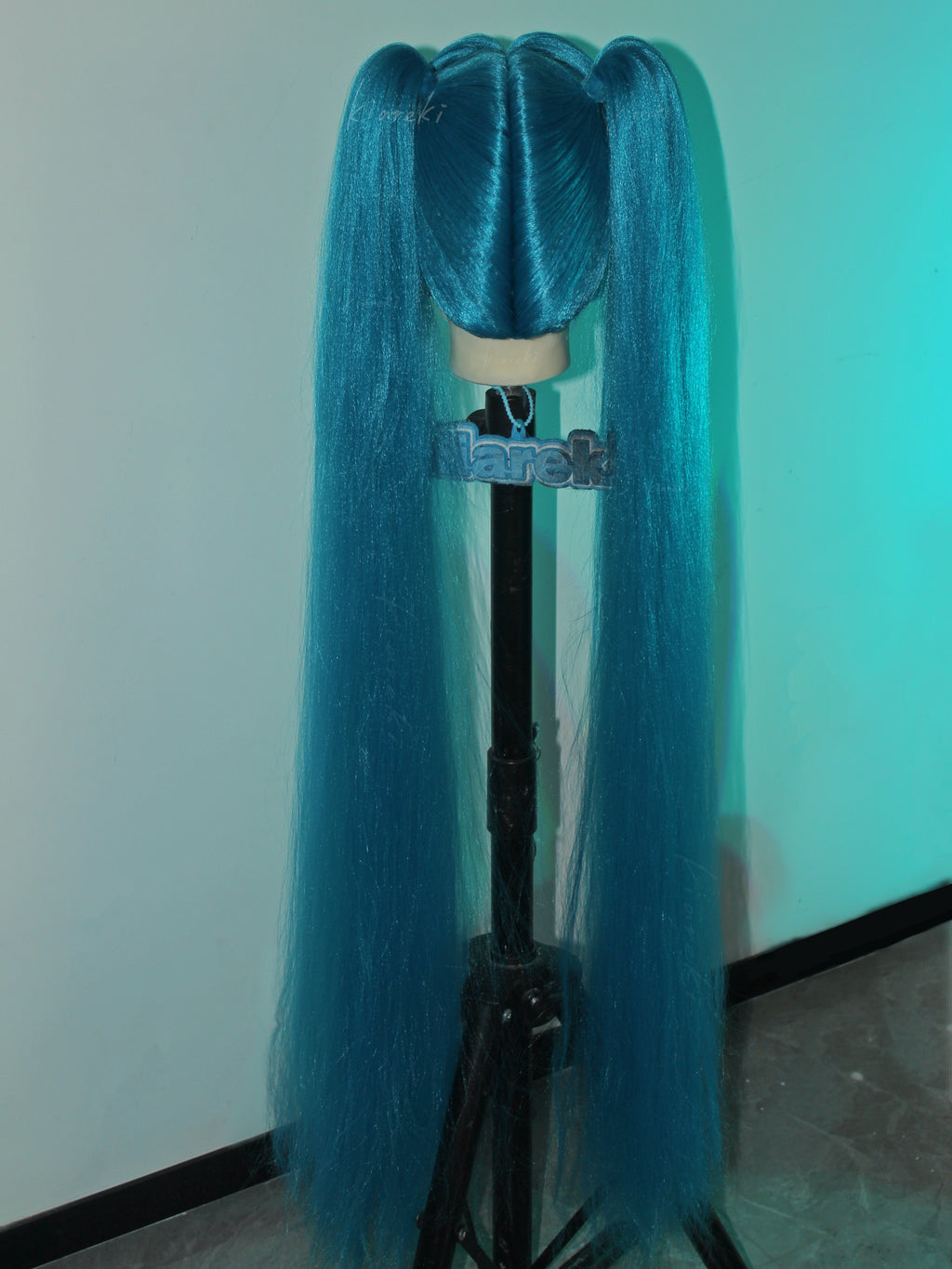 Hatsune Miku Basic version (turquoise)